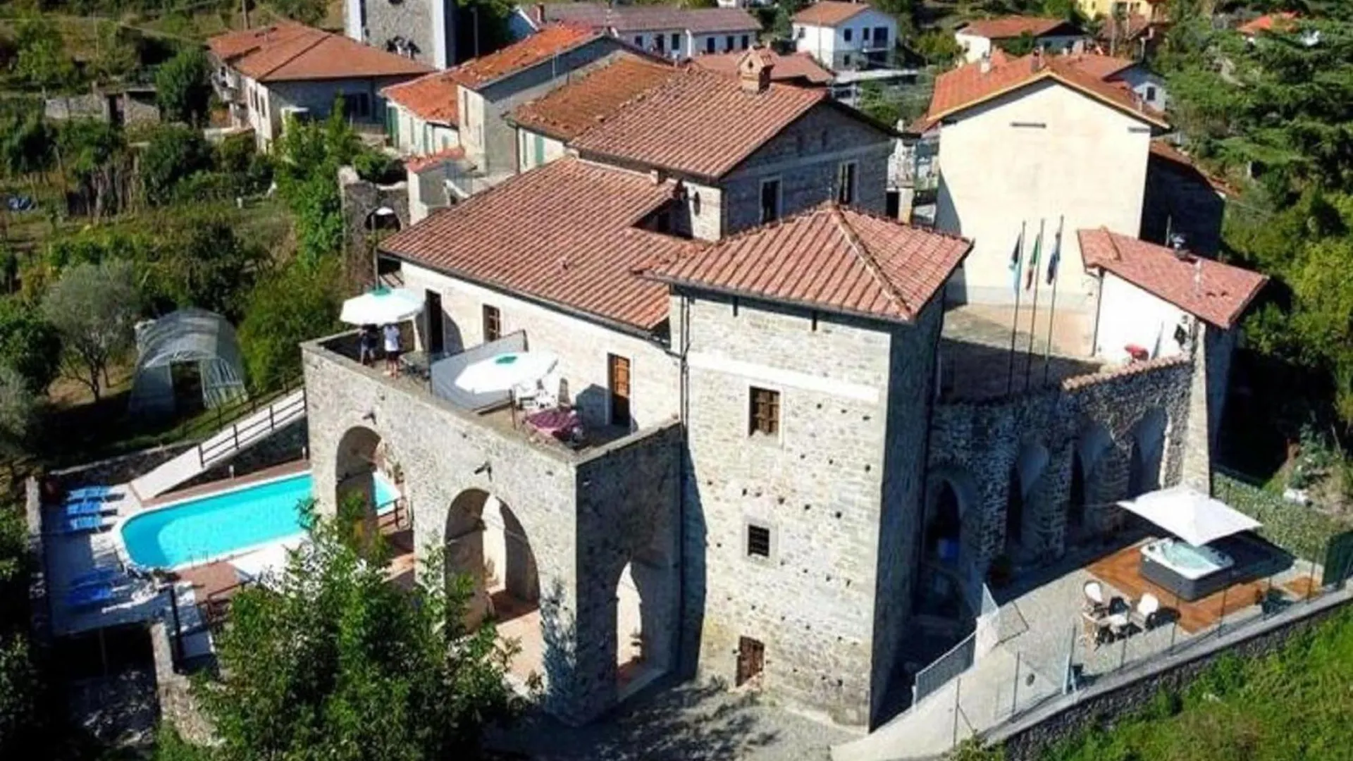 Flat With Heated Hot Tub And Shared Pool Apartment Casola in Lunigiana
