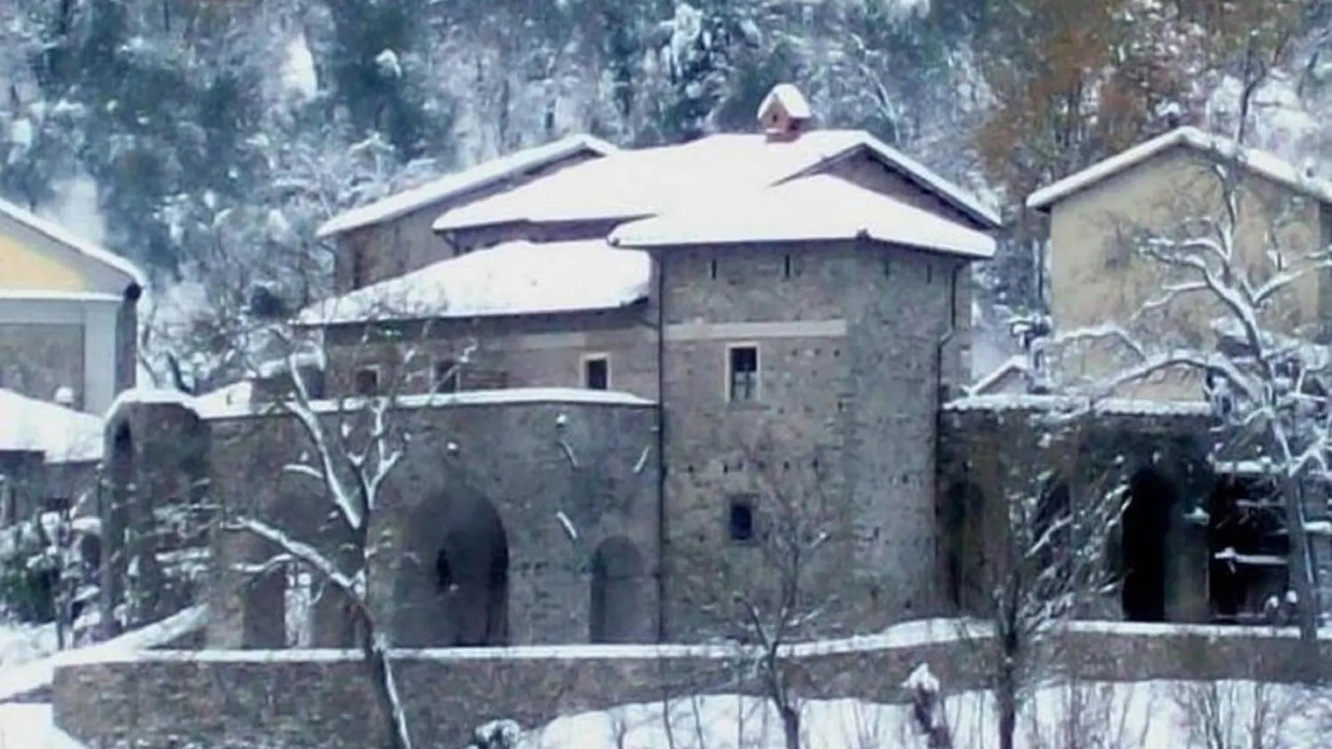Flat With Heated Hot Tub And Shared Pool Apartment Casola in Lunigiana Italy