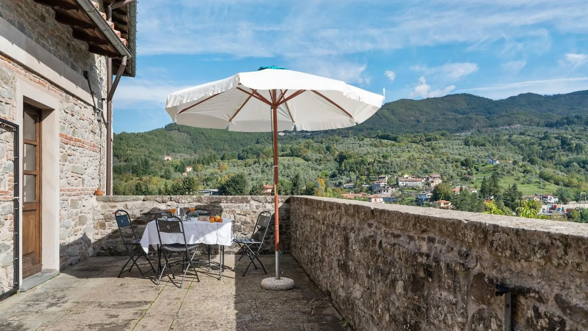 Flat With Heated Hot Tub And Shared Pool Apartment Casola in Lunigiana Italy